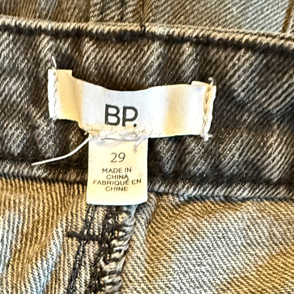 BP High Rise Mom Jeans - Picture 3 of 5
